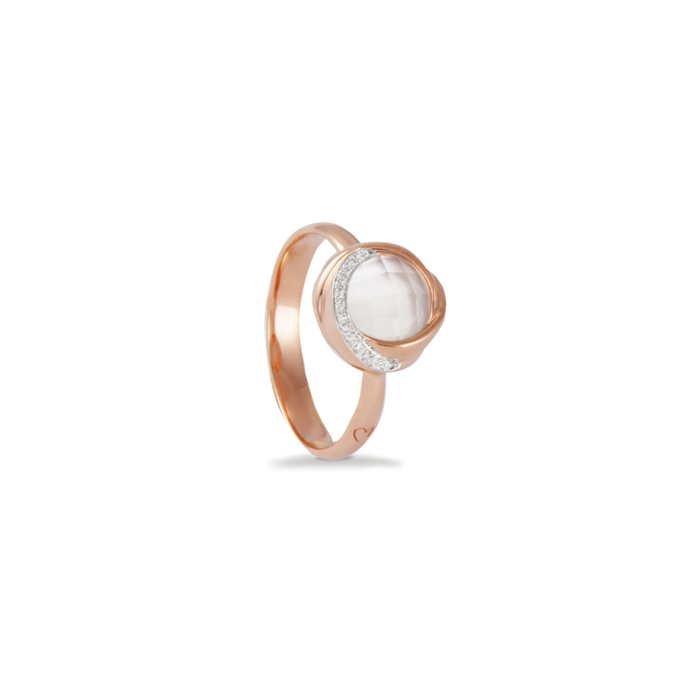 Anello in oro rosa con diamanti bianchi e cristallo di rocca Collezione Colors Oro 18 carati Diamanti bianchi: carati 0,04 – qualità G/VS Cristallo di rocca: carati 2,00