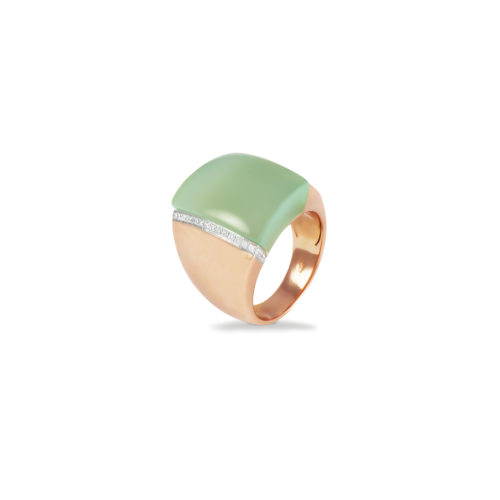 Anello in oro rosa con diamanti bianchi e calcedonio verde Collezione Kult Oro 18 carati Diamanti bianchi: carati 0,14 - qualità G/VS Calcedonio verde: carati 18,86 1